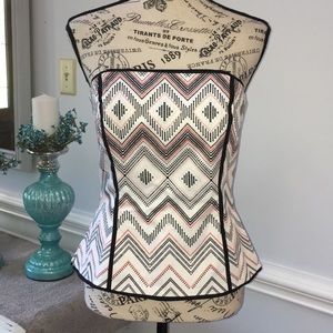 White House Black Market Print Sleeveless Top